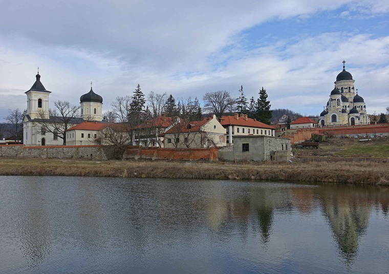monasterios de Moldavia: Capriana y Curchi